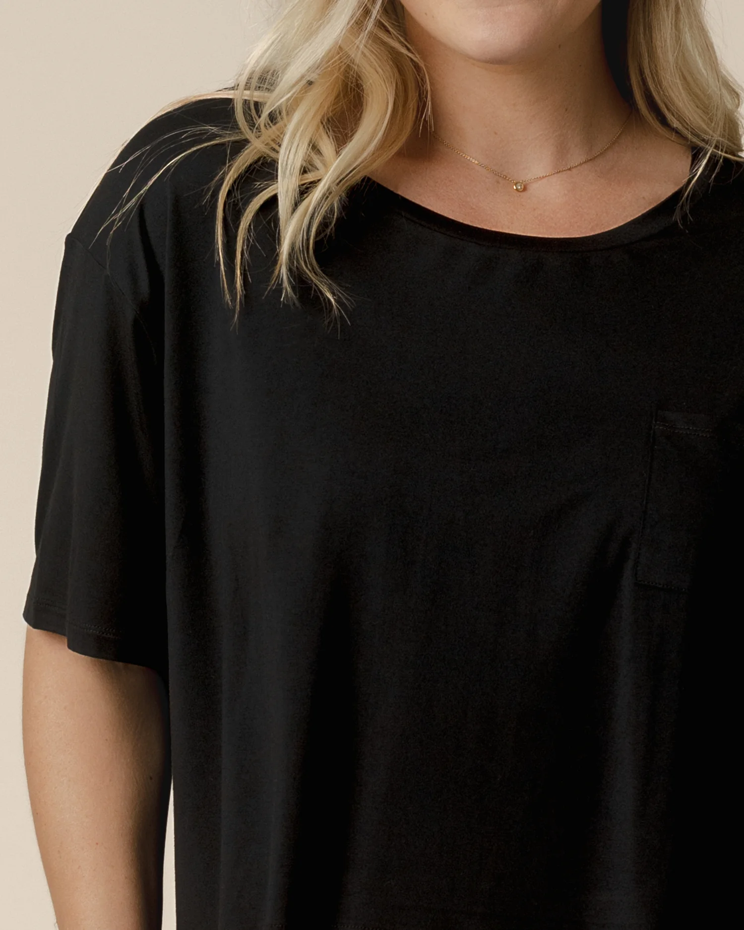 Aria Bamboo Casual Cropped Short Sleeve Top | Black - Image 2