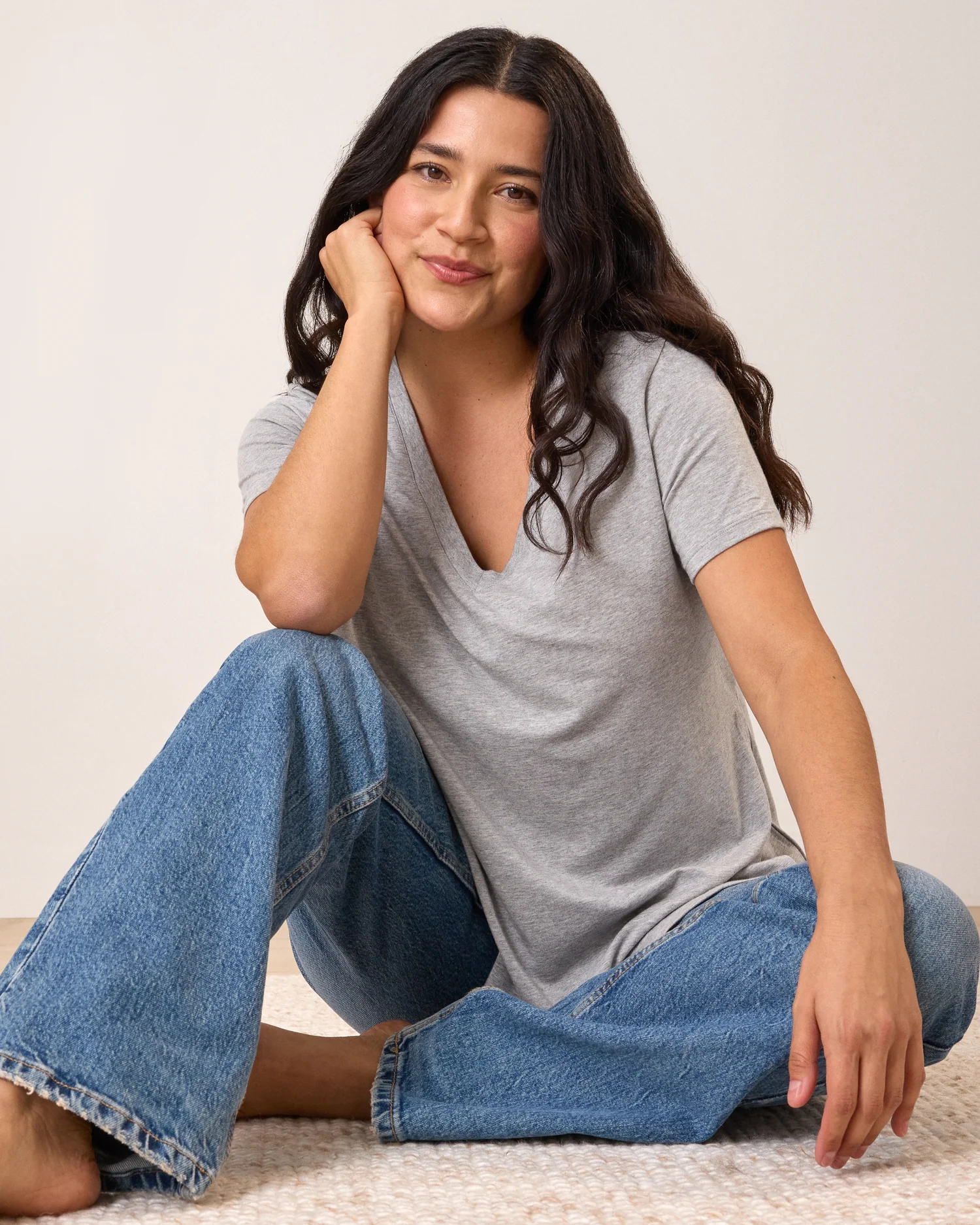 Classic Modal V-neck Nursing T-shirt | Grey Heather - Image 5