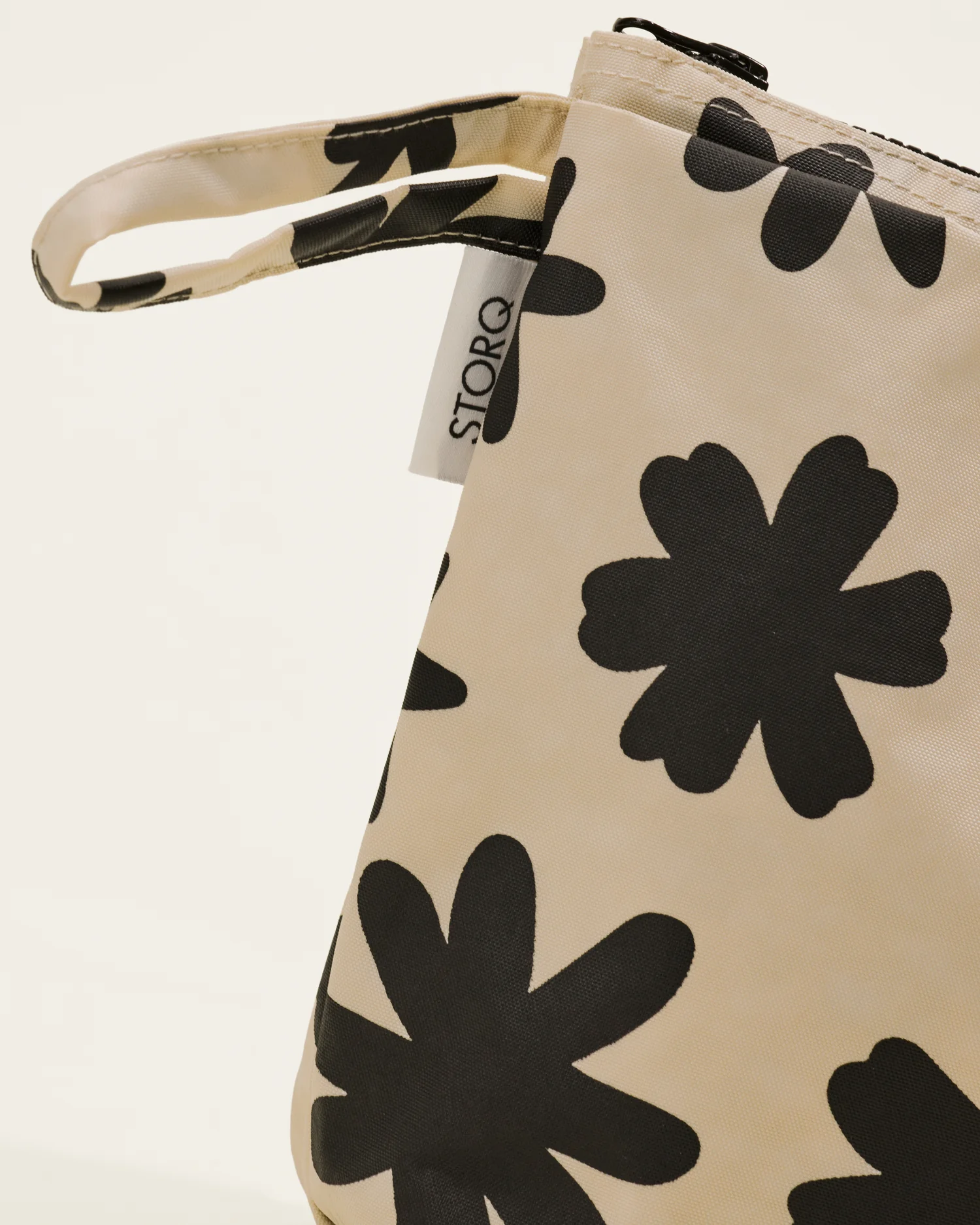 Quick Change Kit Bag | Cream Chamomiles - Image 3
