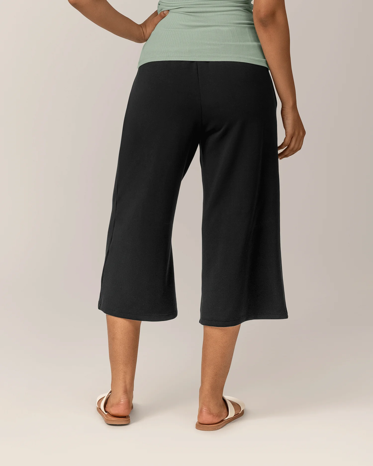 Evie Maternity & Postpartum Pull-On Cropped Pant | Black - Image 3