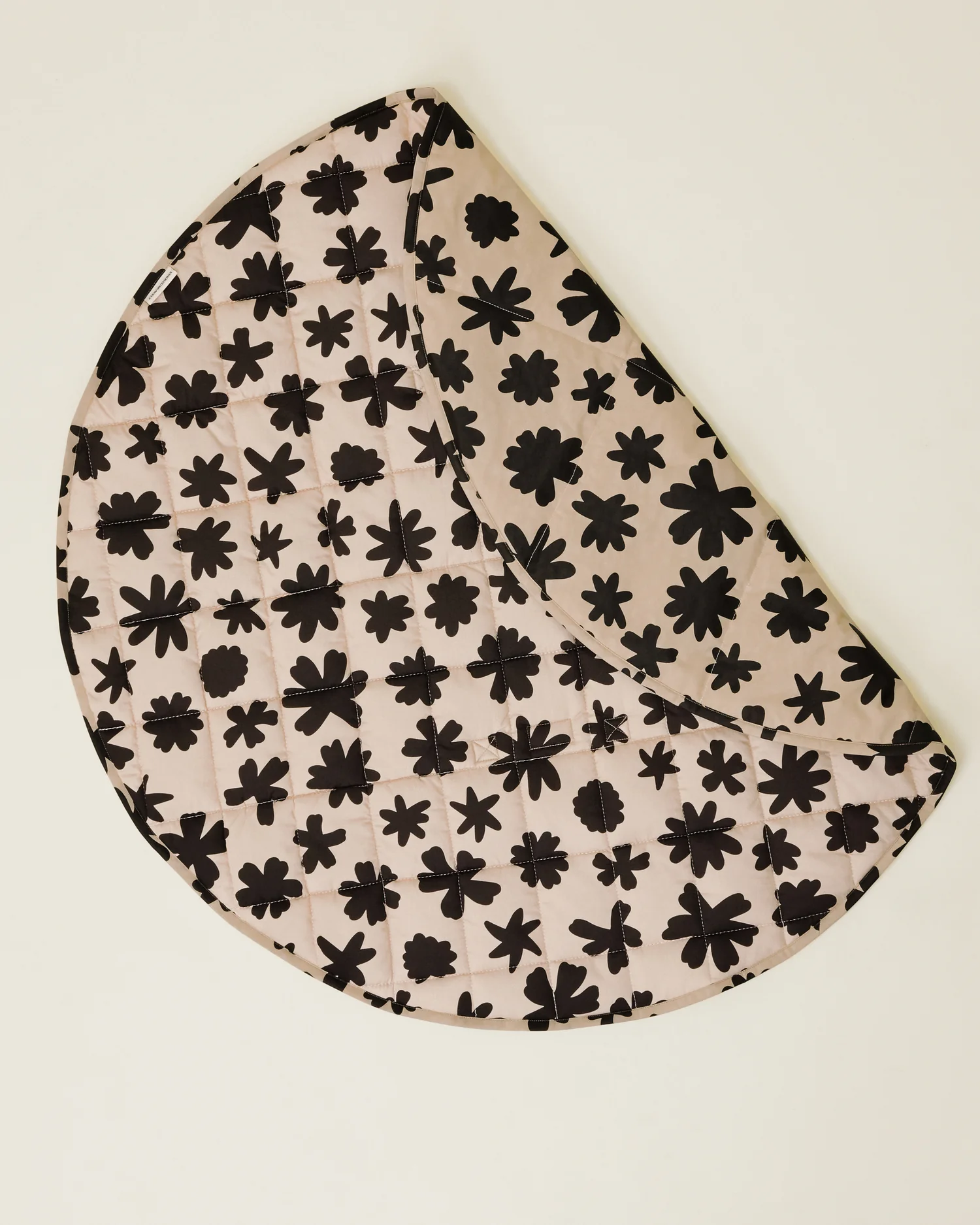 Inside/Outside Play Mat | Cream Chamomiles - Image 4
