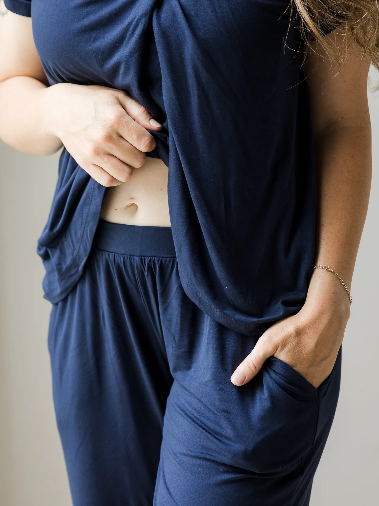 Tulip Hem Short Sleeve Maternity & Nursing Pajama Set | Navy - Image 4
